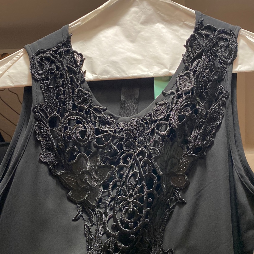 I-ner black tank with lace detailing - NWT